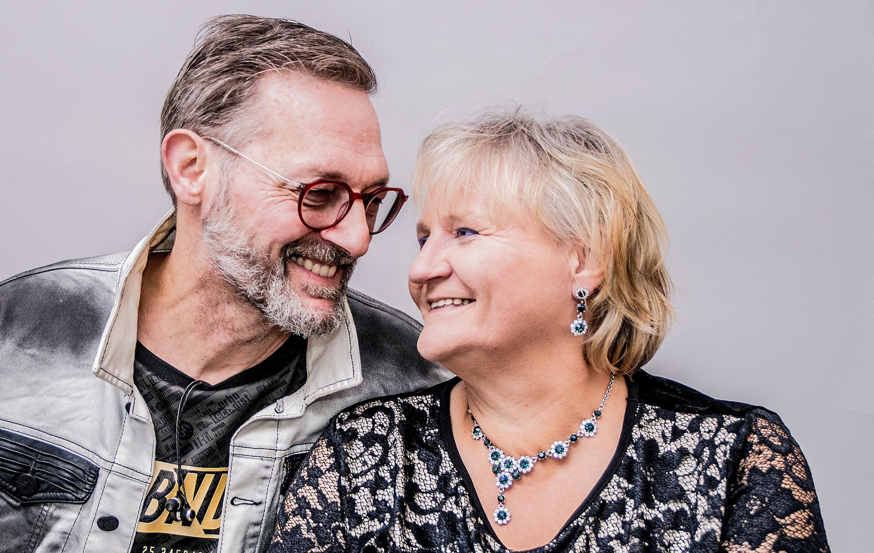 Couple senior souriant